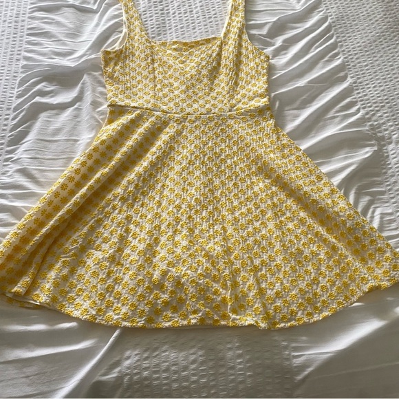 Francesca’s white dress with yellow flowers and bow sleeves size medium - Picture 15 of 15